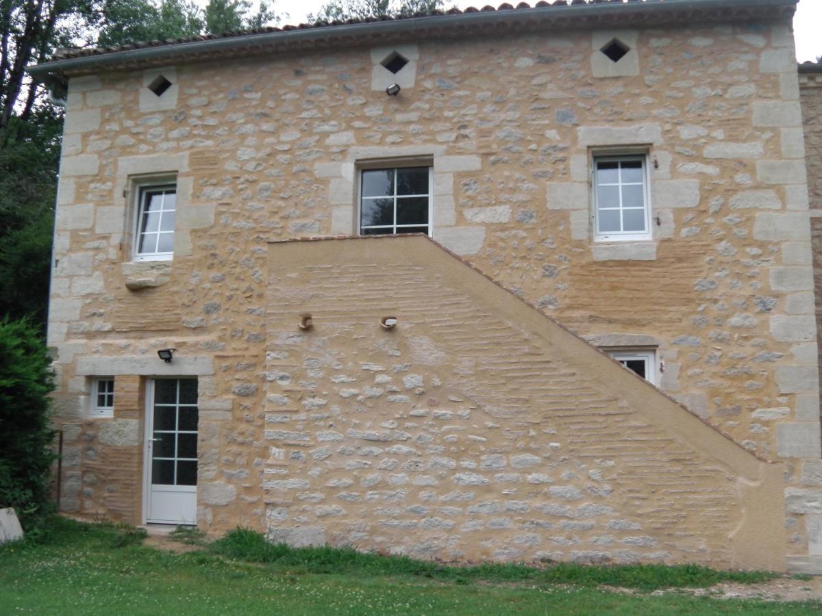 Location Meublee Au Milieu D'Un Ecrin De Verdure Aux Vieux Fours Noaillac Екстериор снимка